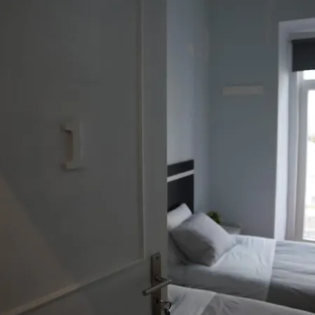 Bisengototo Homestay * Lizbona