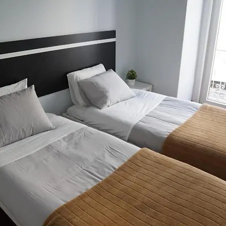 Bisengototo Homestay Lizbona