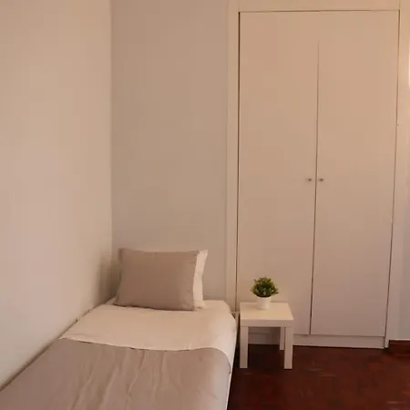 Bisengototo Homestay