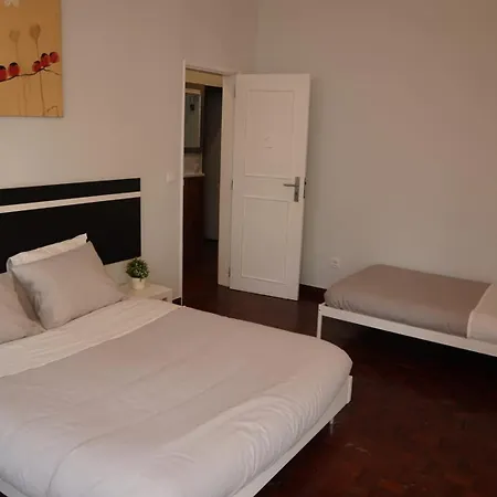 Bisengototo Homestay *