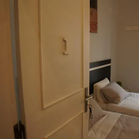 Bisengototo Homestay Lizbona